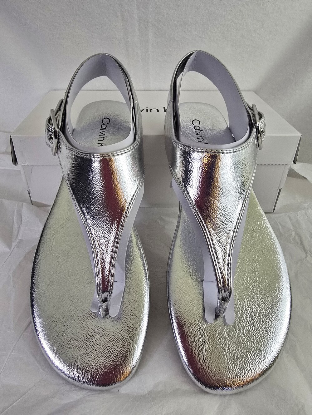 Calvin Klein Moraca2 Silver Metallic Flat Thong Sandals Size 7M New In Box NWT - Picture 3 of 8